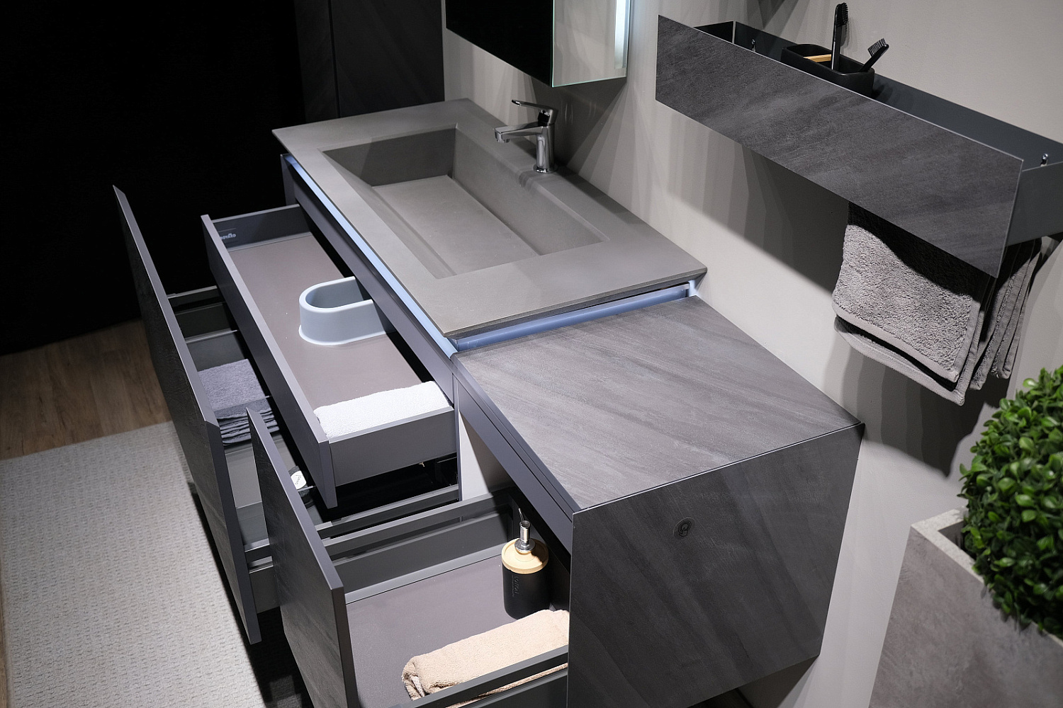 Тумба Инклайн 140 подвесная, бетон