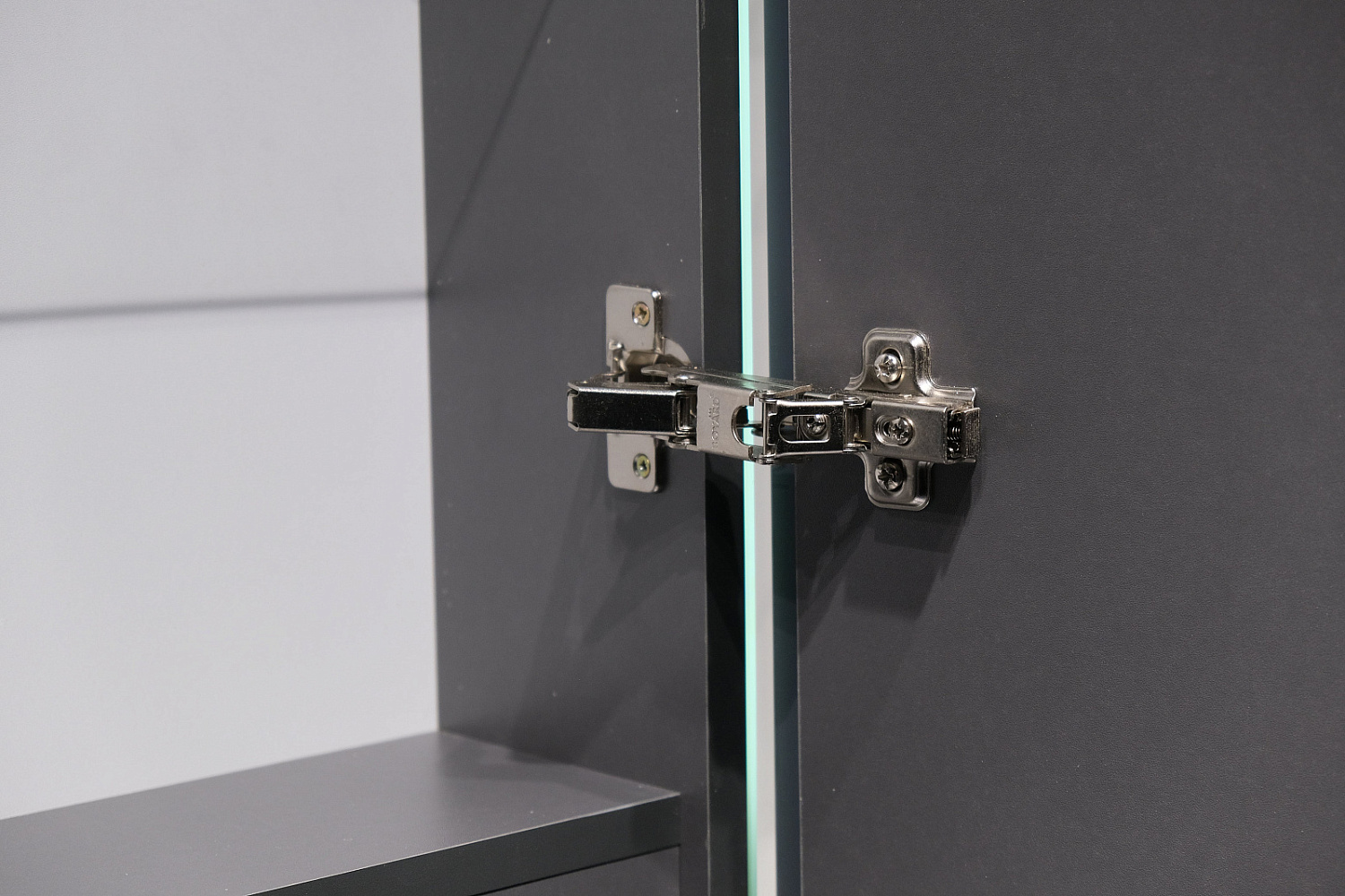 Пенал Incline 120 подвесной, бетон