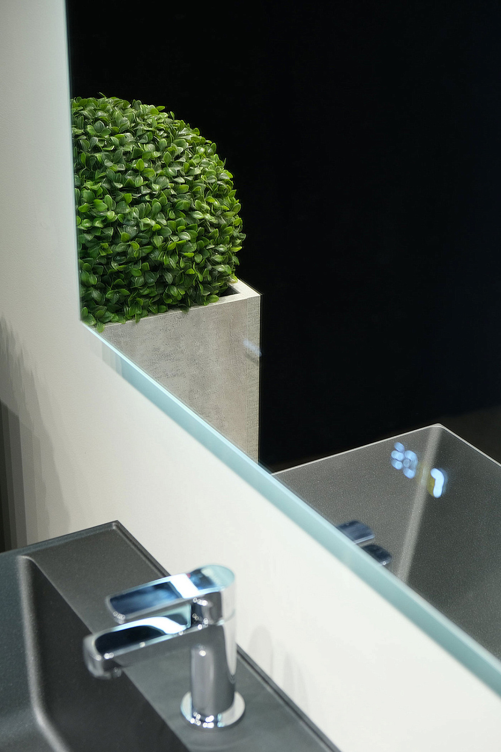 Зеркало Квадро 80 с подсветкой и часами