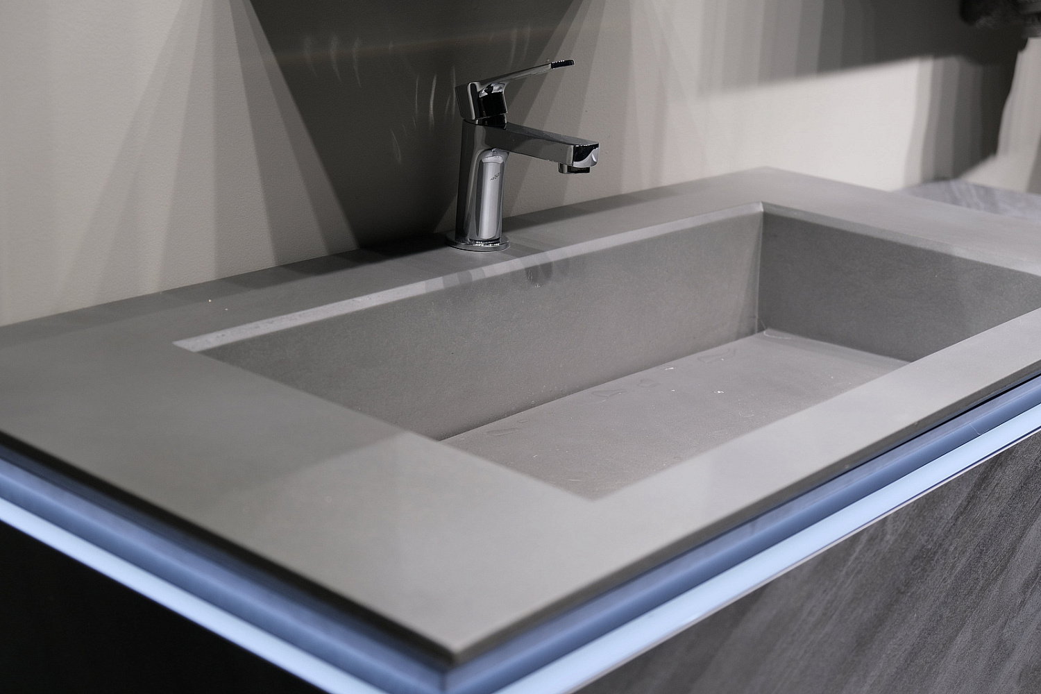 Тумба Incline 100 подвесная, бетон