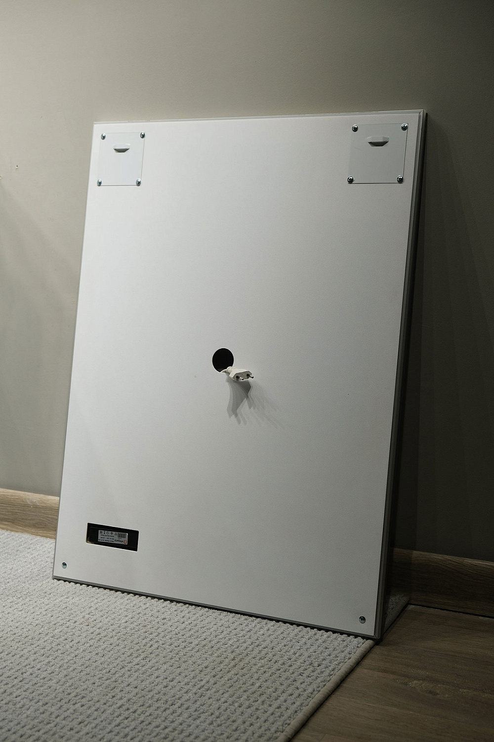 Зеркало Квадро 80 с подсветкой и часами